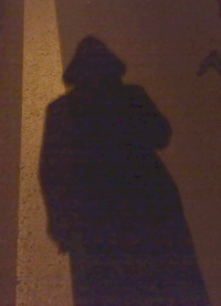 standa Standův stín na silnici. Drsný, co?
